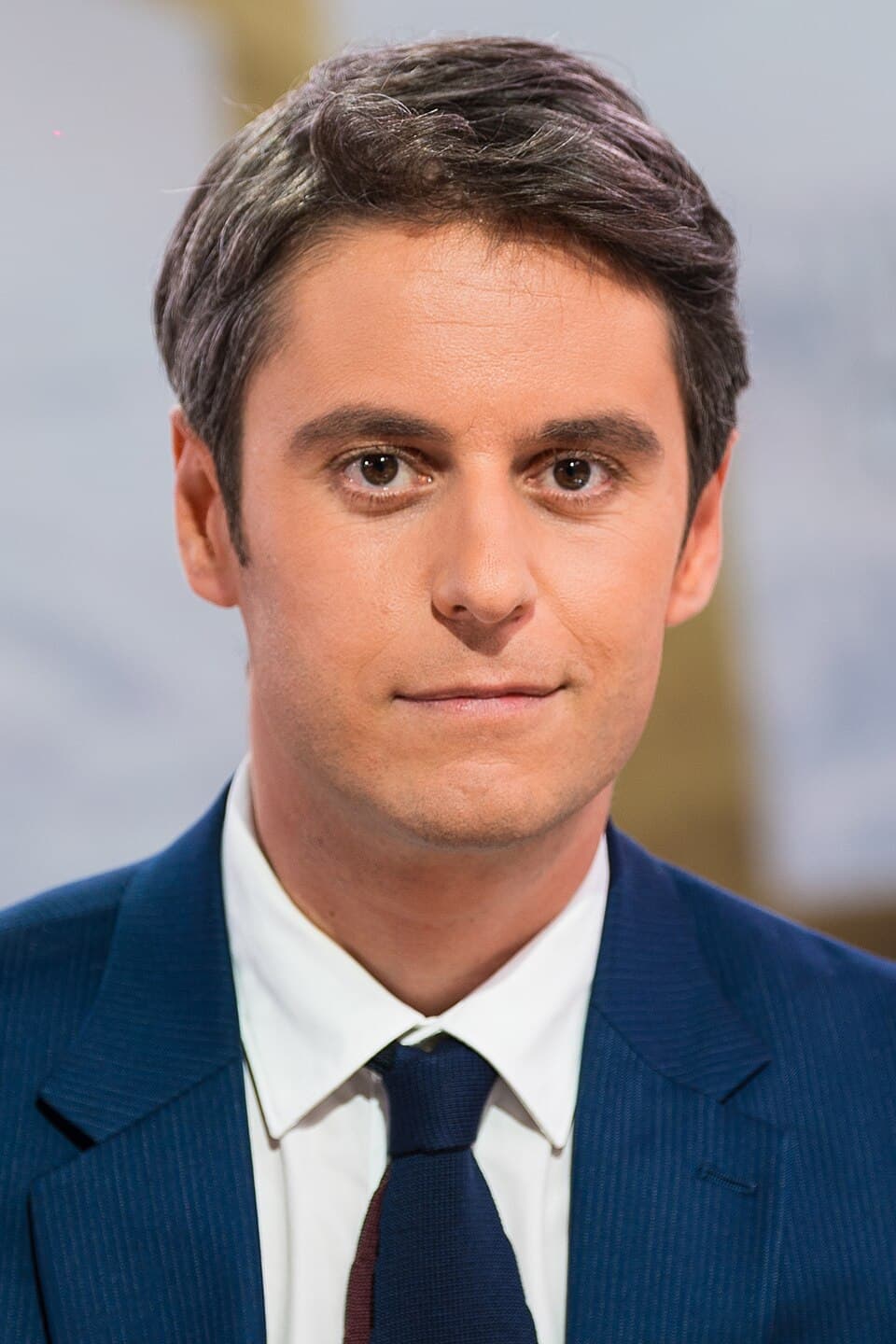 Portrait officiel de Gabriel Attal